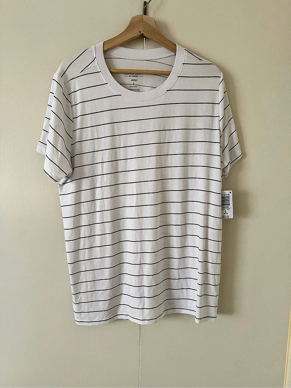 Torrid Perfect Super Soft Crew Neck Tee White & Black Size 2